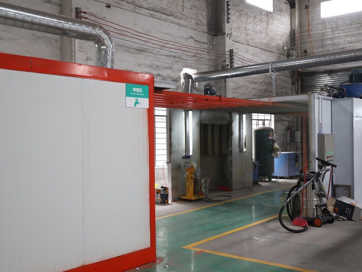 Powder coating booth