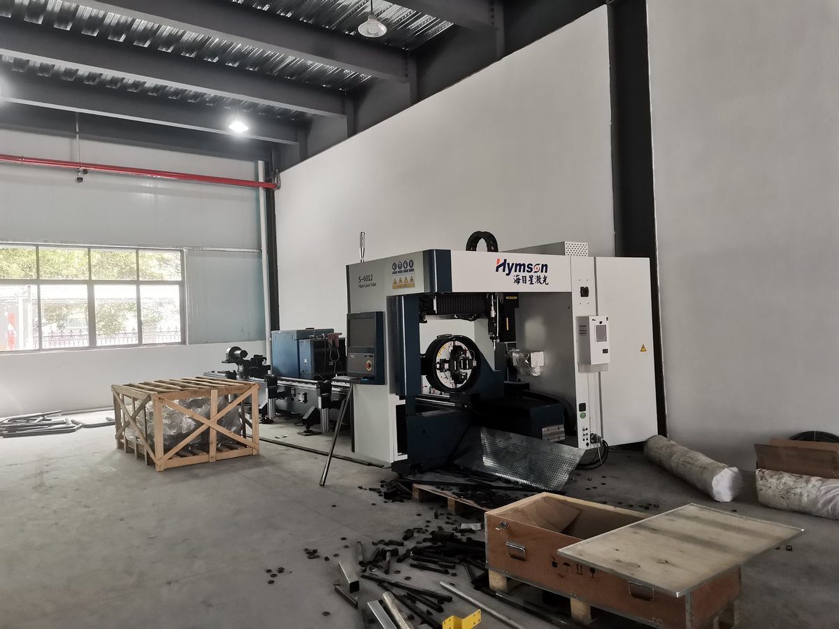 Laser tube cutting machine